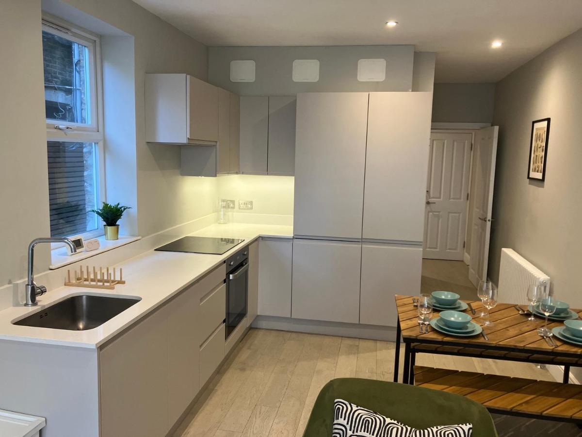 Spectacular 2 Bed Apartment With Lovely Terrace - 1 The Southwell Лондон Екстериор снимка