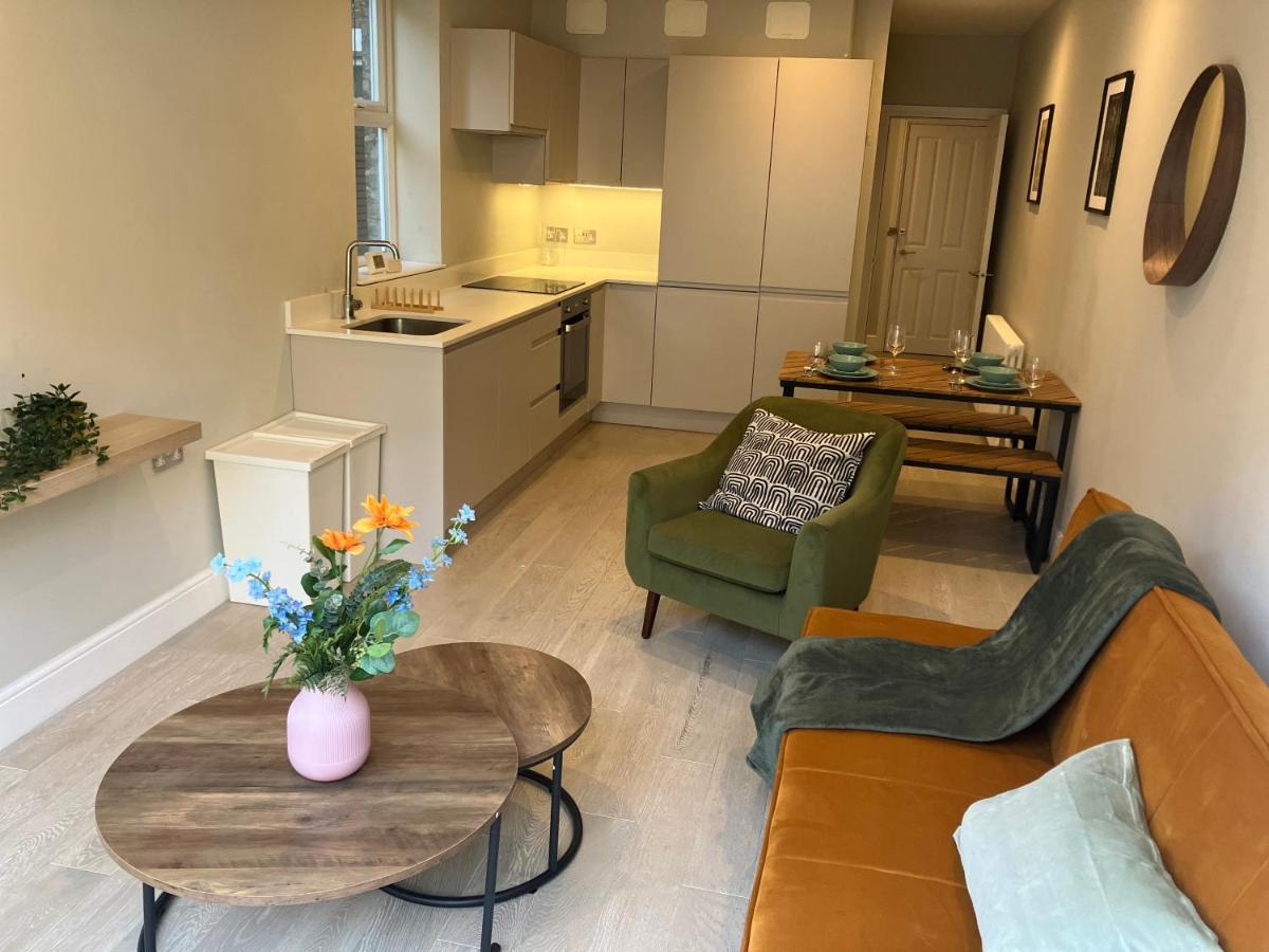 Spectacular 2 Bed Apartment With Lovely Terrace - 1 The Southwell Лондон Екстериор снимка