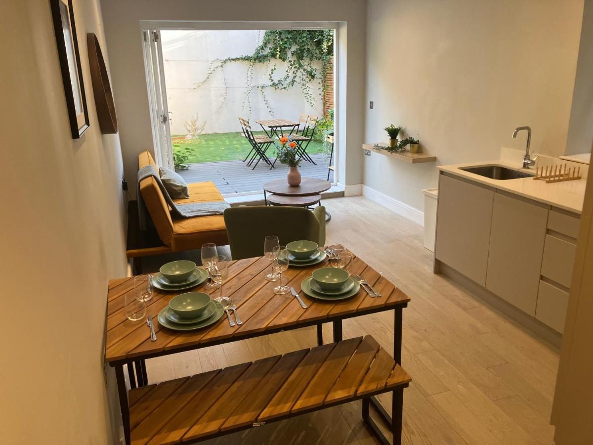 Spectacular 2 Bed Apartment With Lovely Terrace - 1 The Southwell Лондон Екстериор снимка